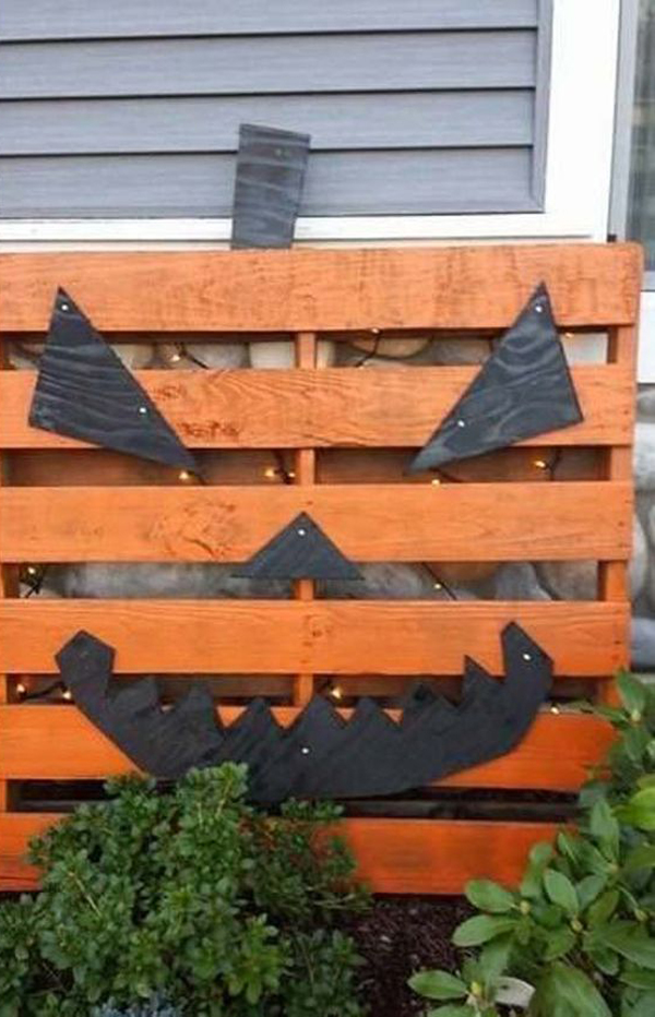 20 Cheap and Creative Halloween Decor from Reclaimed Wood ...