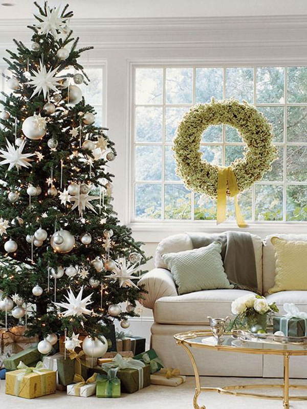 15 Christmas Window Decoration with Wreaths and Garlands
