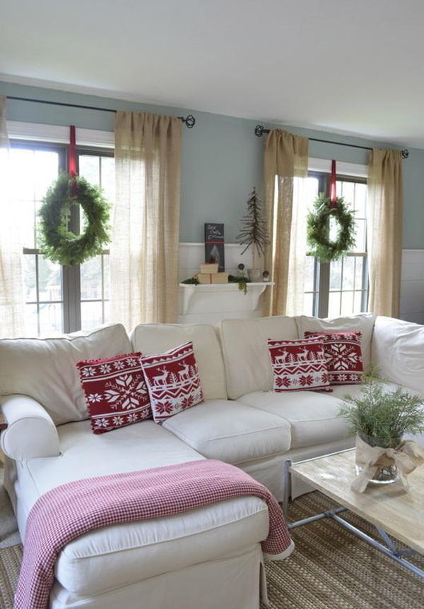 15 Christmas Window Decoration with Wreaths and Garlands