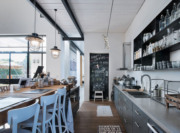 Savion Residence with Industrial Chic Vibe