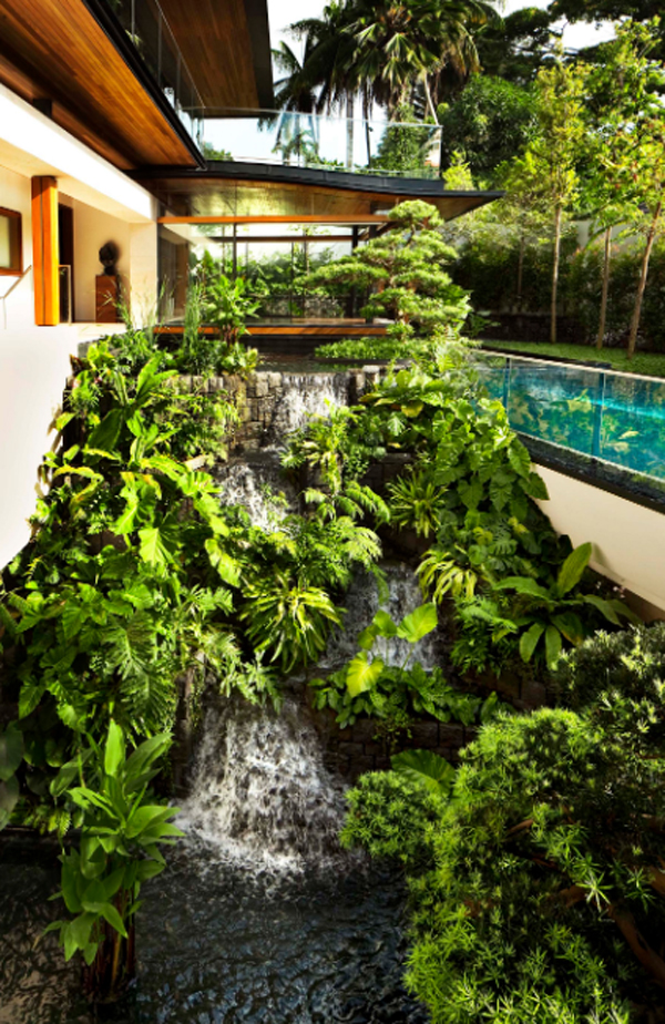 The Botanica Residence With Various Water Features