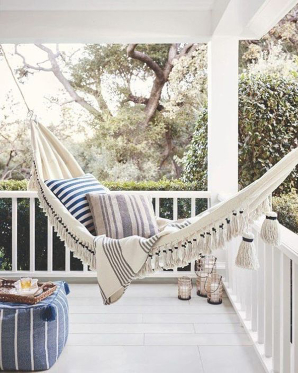 outdoor-patios-with-hammocks