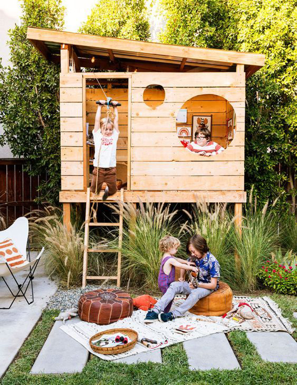 awesome-kids-treehouse-with-playhouse