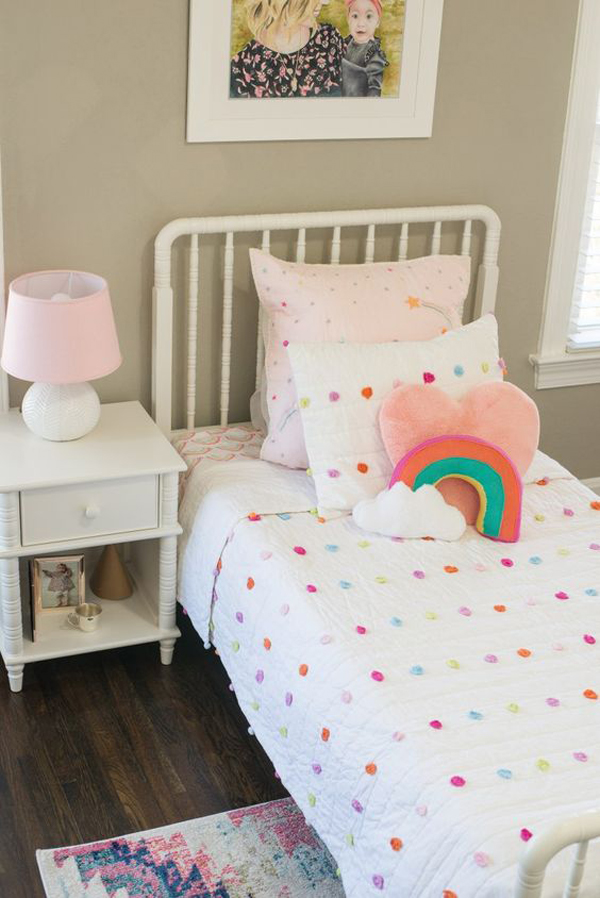 minimalist-rainbow-bedroom-ideas-for-little-girl
