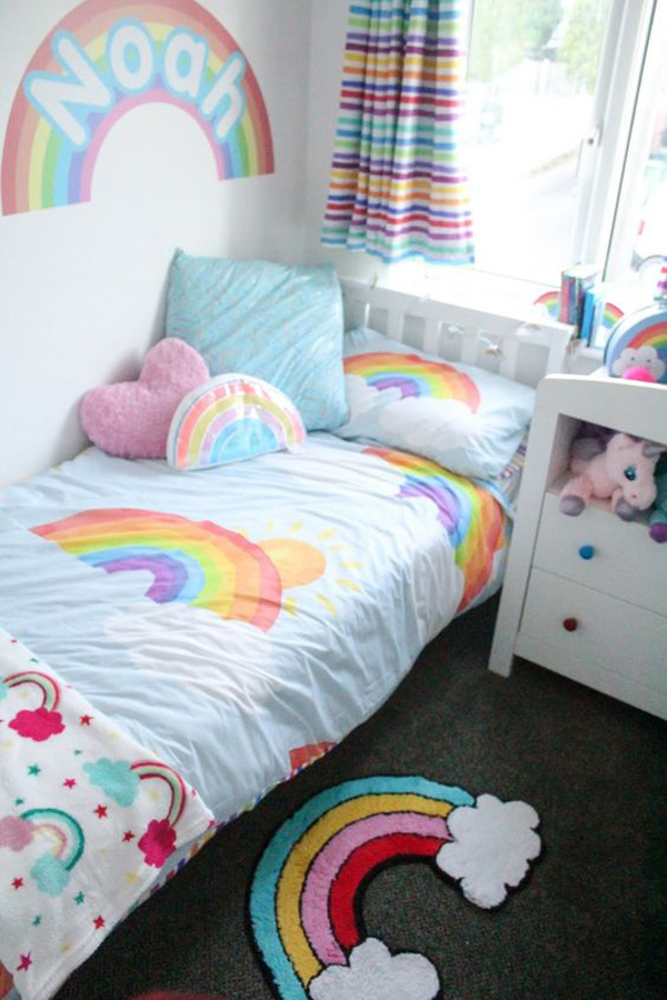small-rainbow-themed-bedroom-design