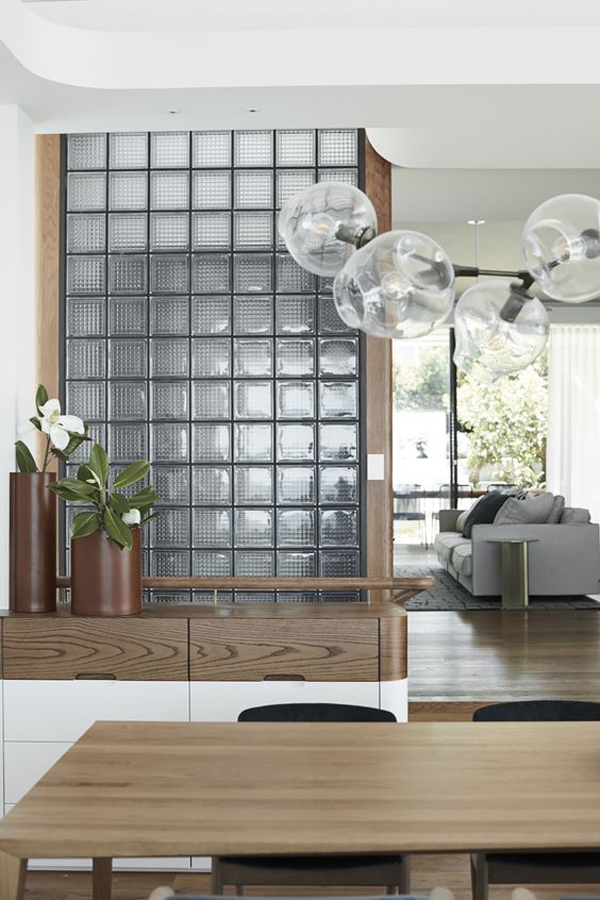 stylish-living-room-design-with-glass-block-divider