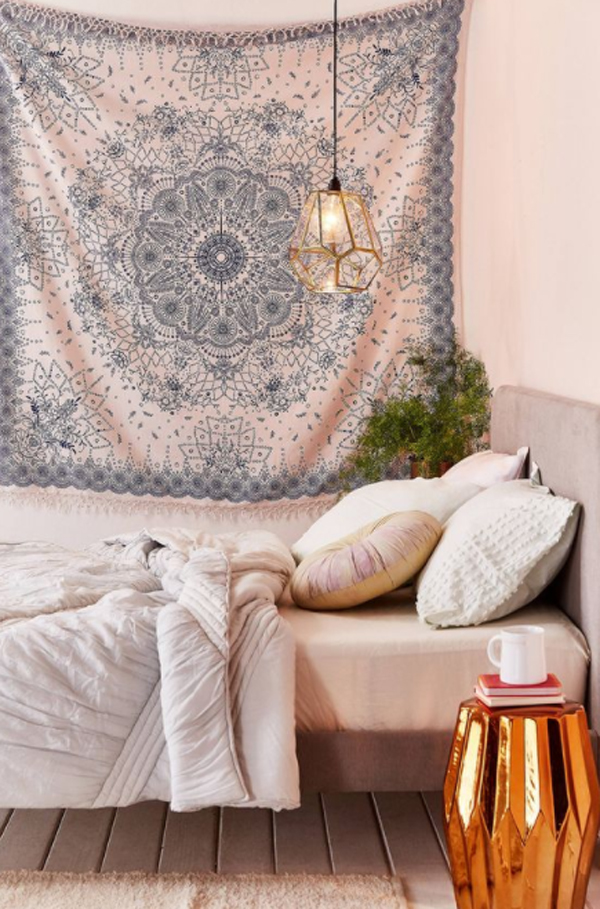 dorm-room-with-tapestry-wall-decor
