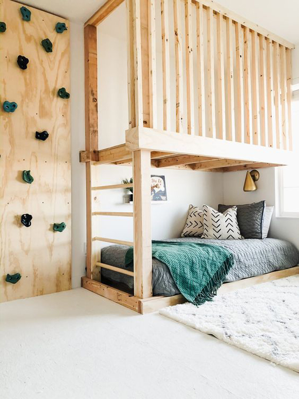 wooden-loft-rooms-with-rock-climbing-wall