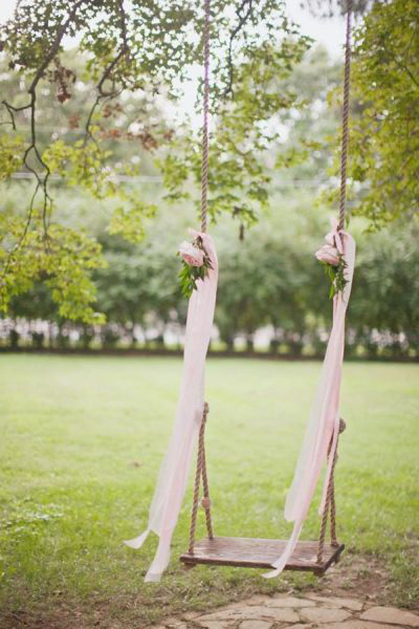 beautiful-cedarwood-floral-swing-for-wedding