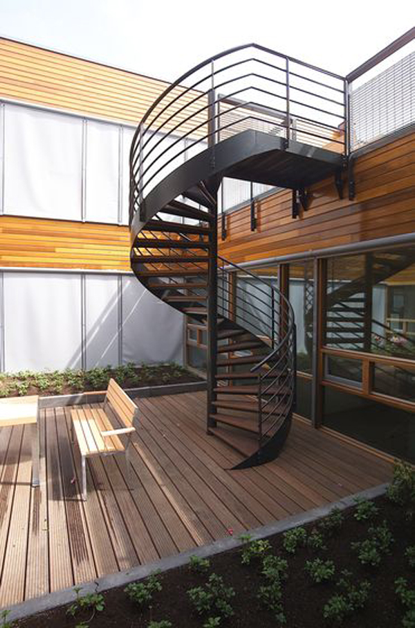 cool-outdoor-spiral-staircase-design-with-deck-floors