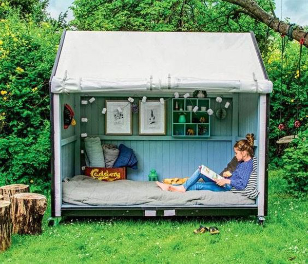 cozy-backyard-reading-nook-for-kids
