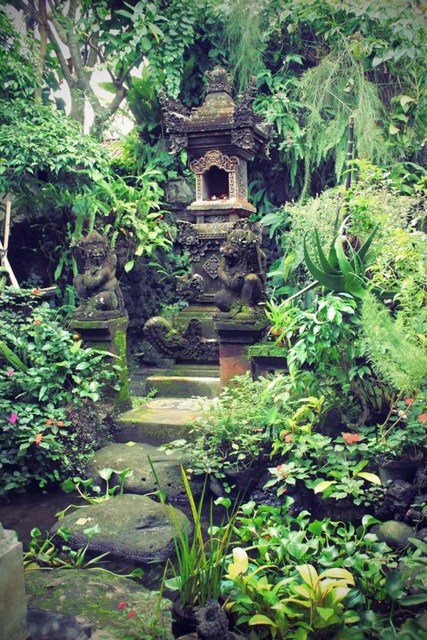 exotic-balinese-temple-garden