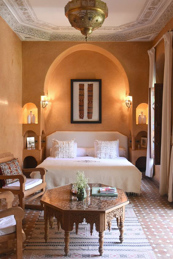 warm-and-cozy-moroccan-bedroom-light