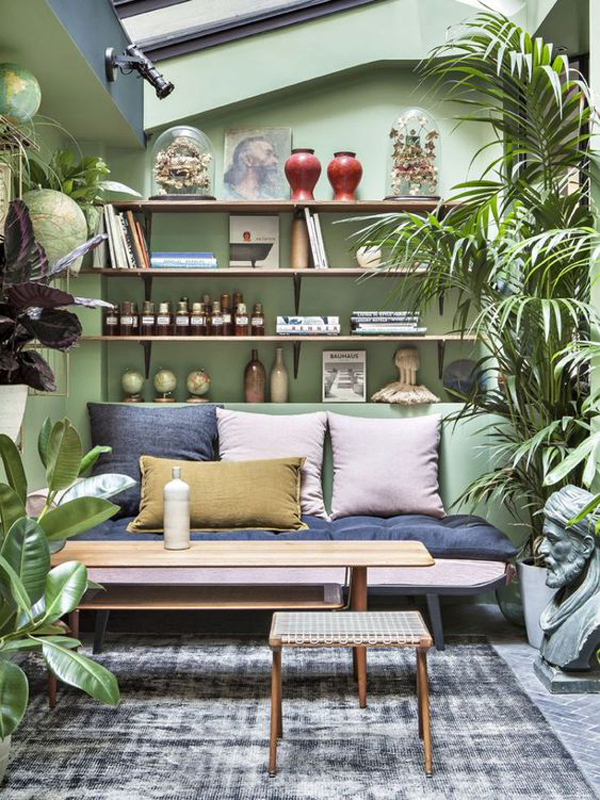 bright-jungle-family-room-design