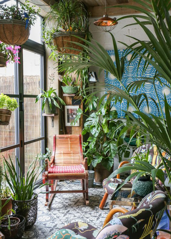 cozy-sunroom-design-with-jungle-theme