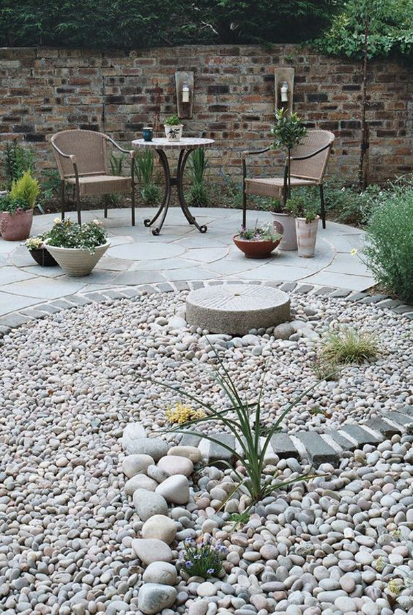 diy-gravel-landscaping-for-backyard-lounge