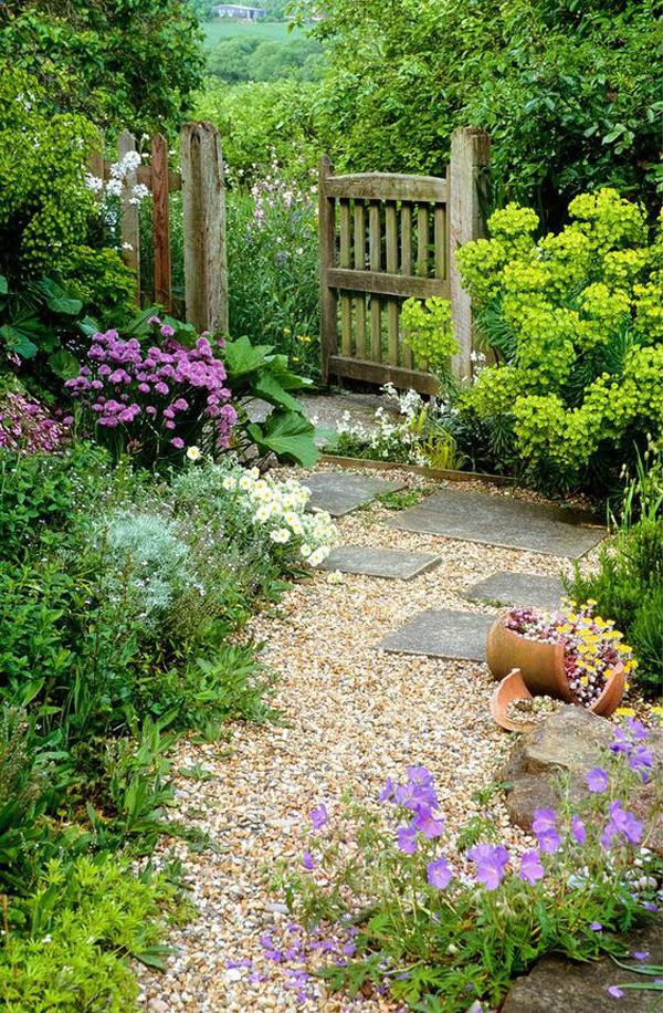 rustic-diy-backyard-garden-with-gravel-path