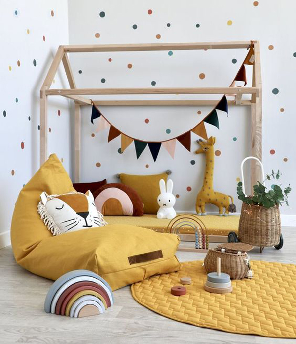 boho-chic-kid-room-with-polka-dot-wall