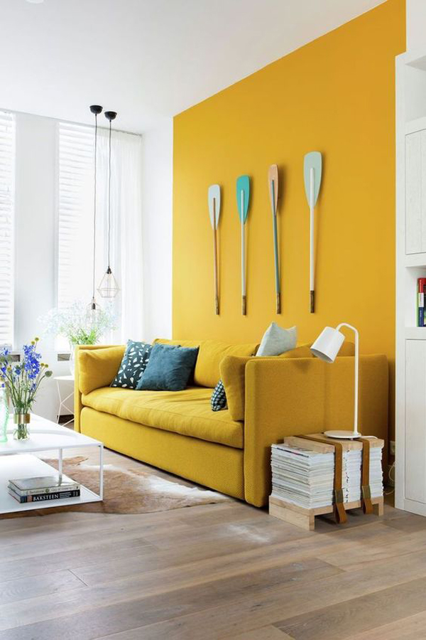 coastal-living-room-with-yellow-accent-walls