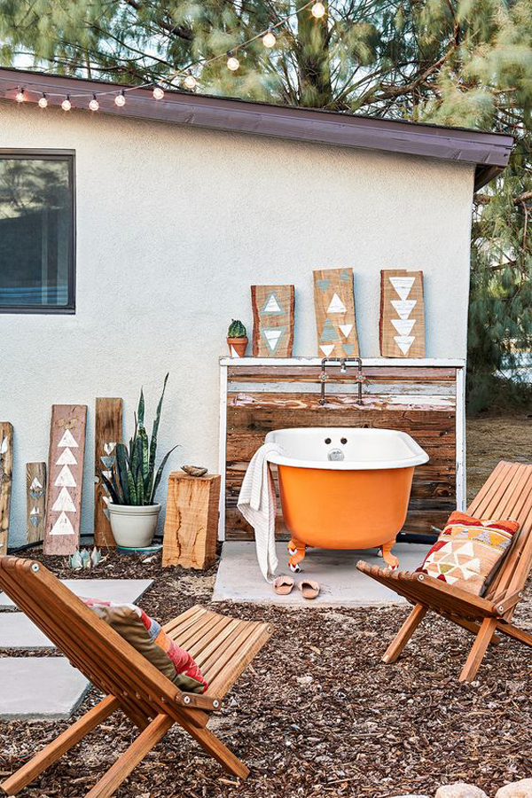 outdoor-orange-tubs-with-seating-area