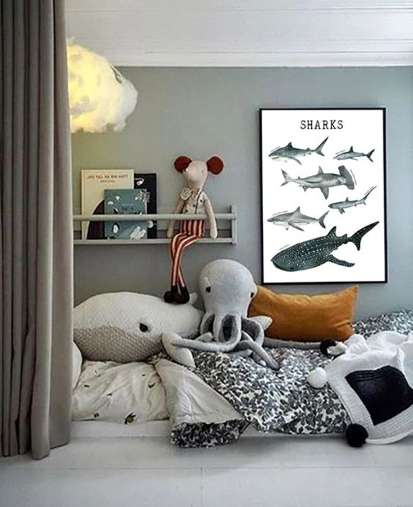 seaside-kid-bedroom-with-educational-print-poster