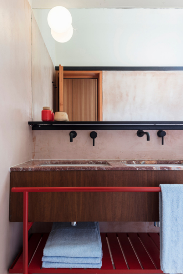 wood-coastal-bathroom-sink-and-mirror