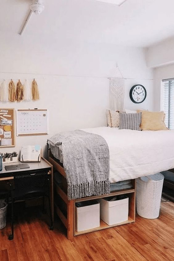 clean-and-stylish-dorm-room-decoration