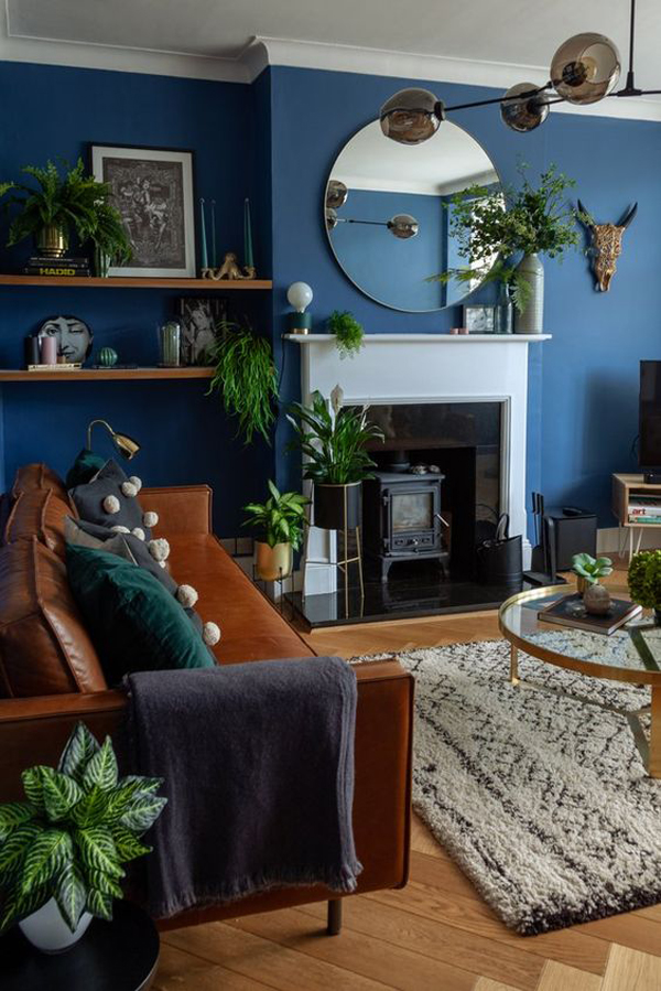 mid-century-living-rooms-with-blue-accent-wall