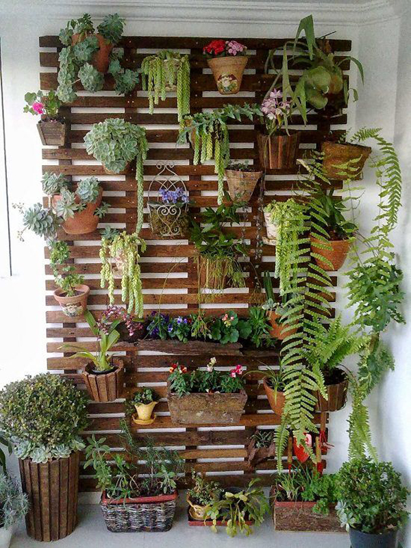 wood-vertical-garden-ideas-for-balcony