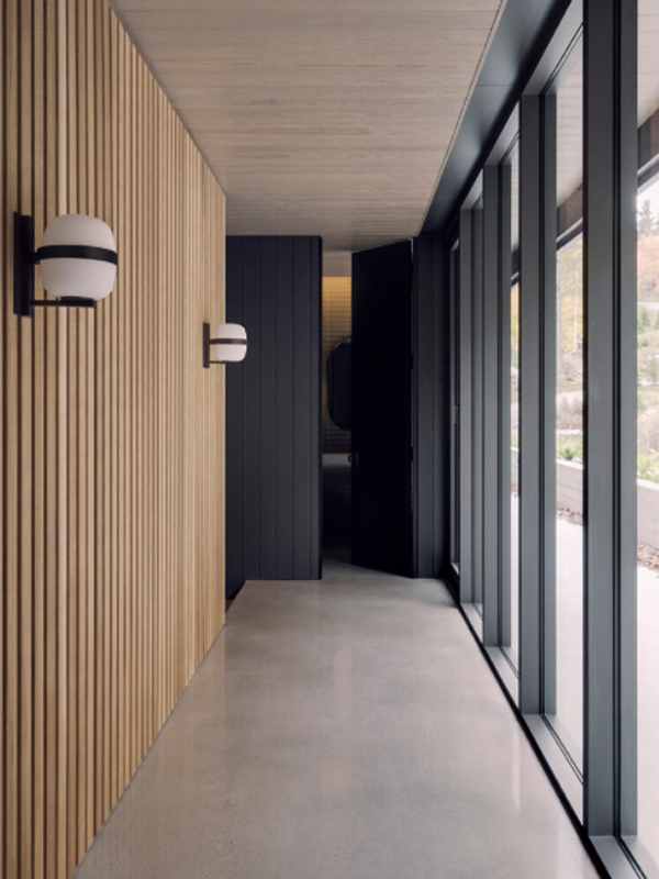 bright-wood-hallway-design
