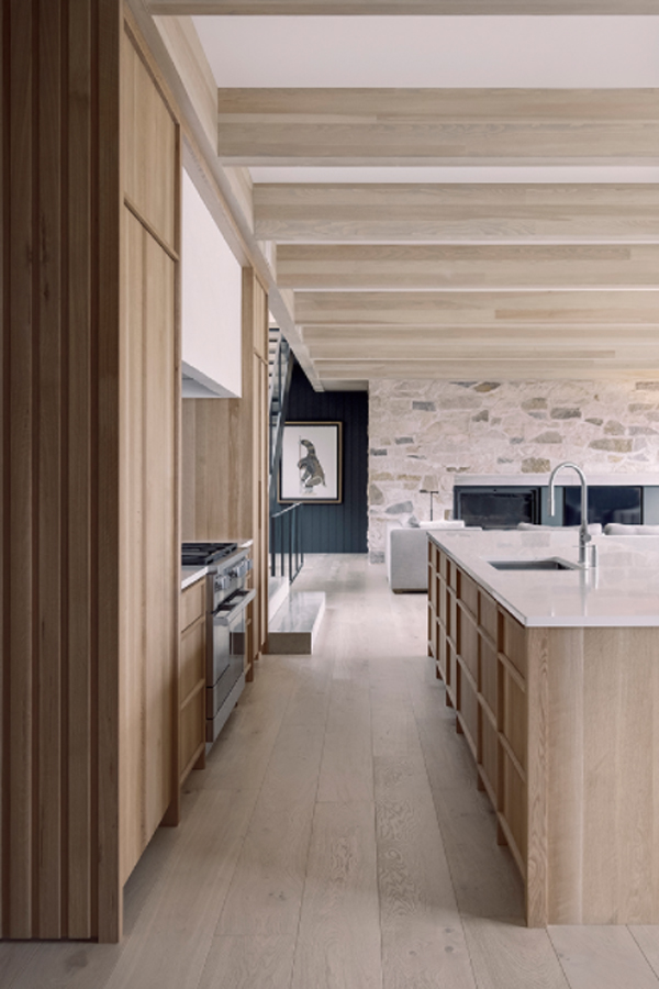 wood-lake-house-kitchen-design