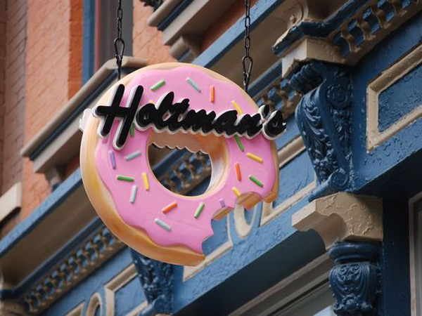 holtman-donut-store-signboard