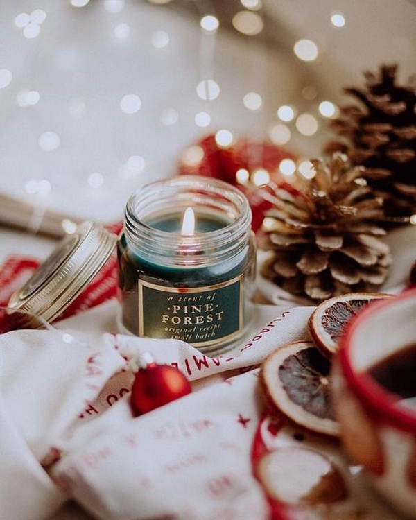 small-christmas-candle-aromatherapy