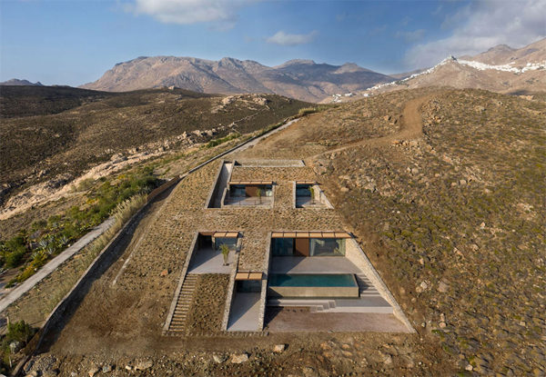 NCaved-house-in-serifos-island