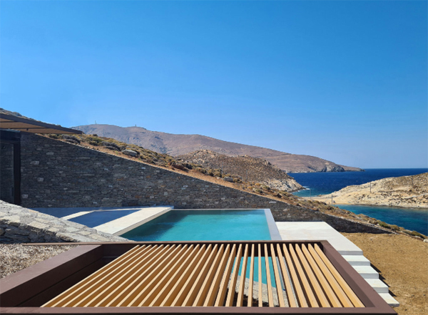 infinity-pool-with-wooden-rooftop