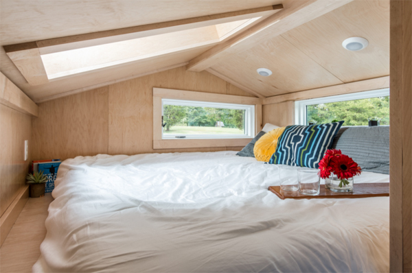 tiny-loft-bedroom-design