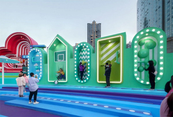 instagramable-rainbow-rooftop-design-in-chinese