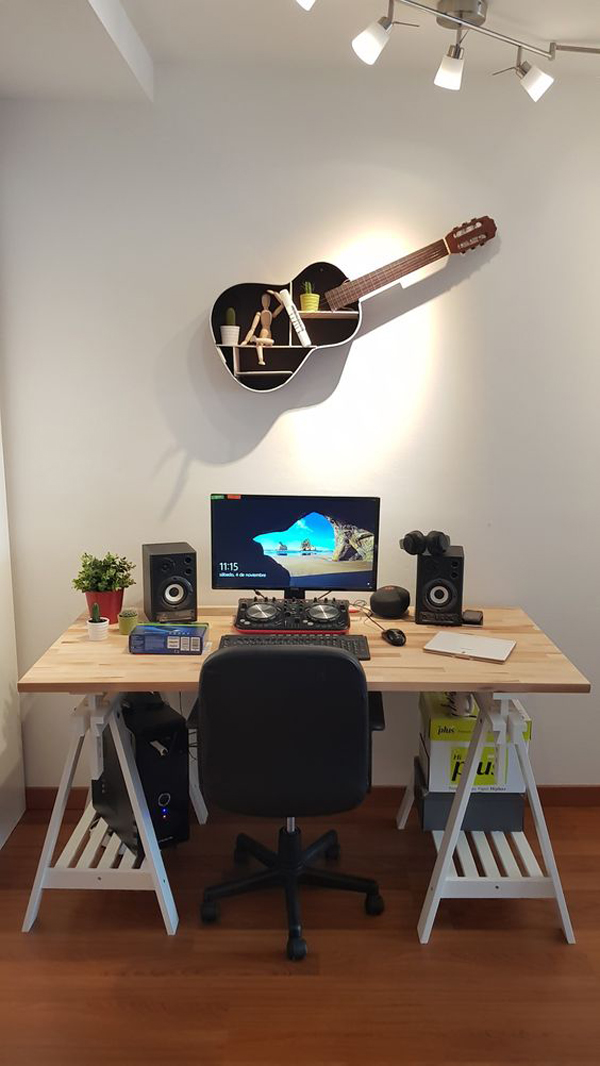 diy-guitar-rack-wall-for-home-office