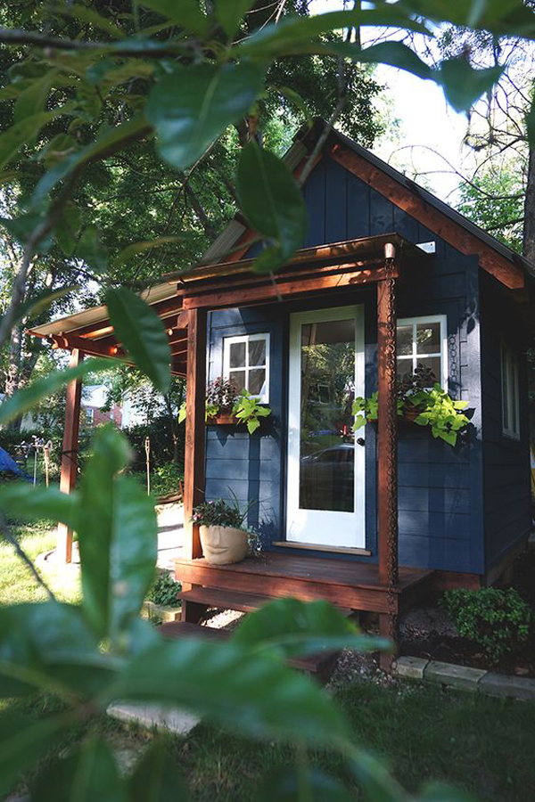 stylish-backyard-wod-tiny-houses