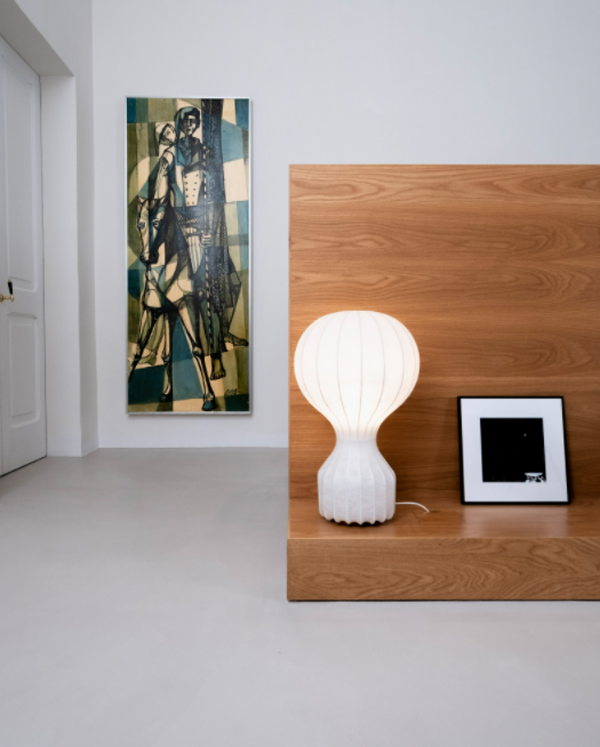 aesthetic-wood-racks-with-unique-lamp