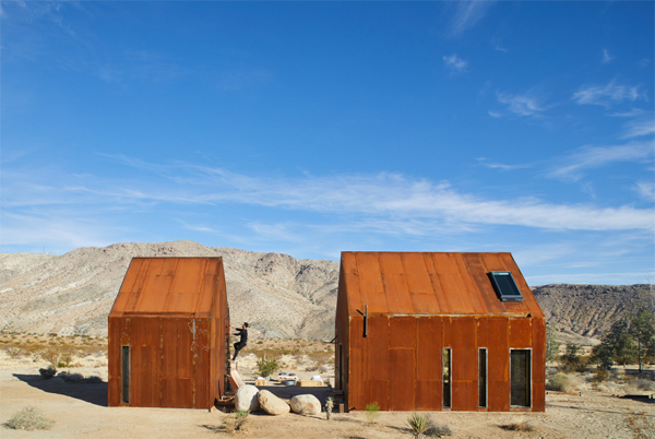 amazing-cabin-house-in-the-desert