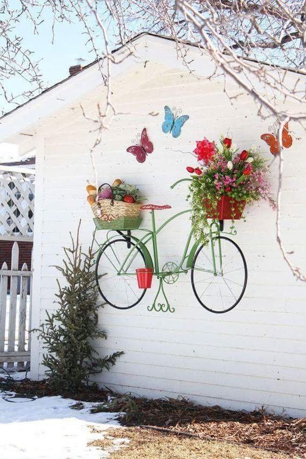 brilliant--diy-bicyle-planter-on-the-wall