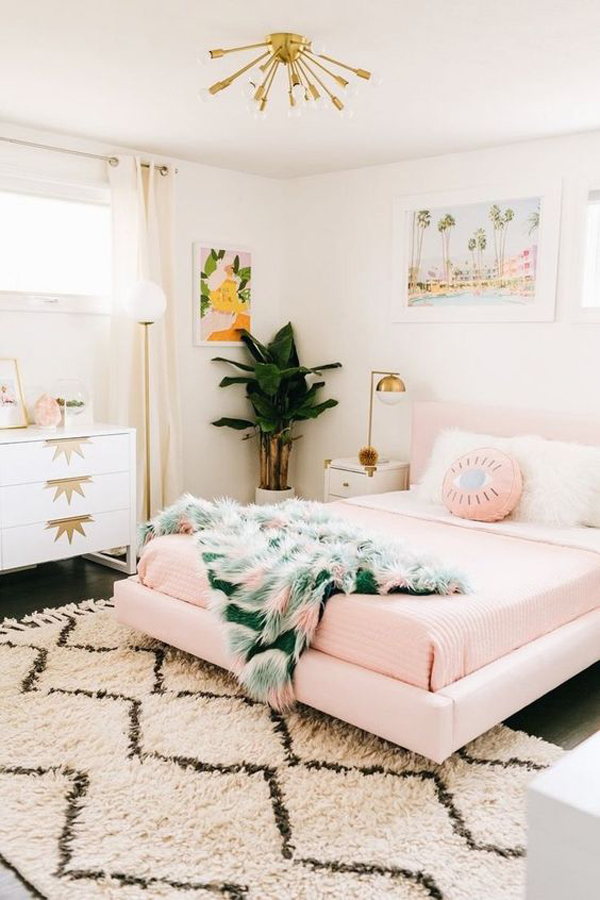 fresh-pink-bedroom-with-indoor-plants