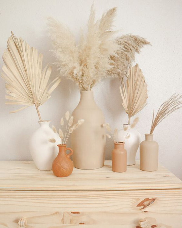 scandinavian-style-dried-flower-vases