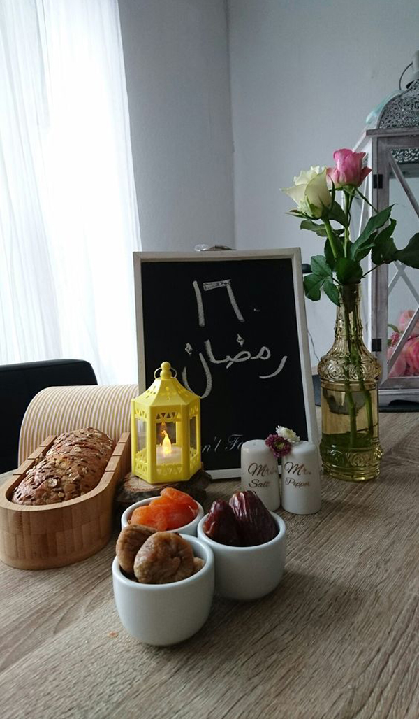 easy-diy-ramadan-table-ideas-with-mini-chalkboard