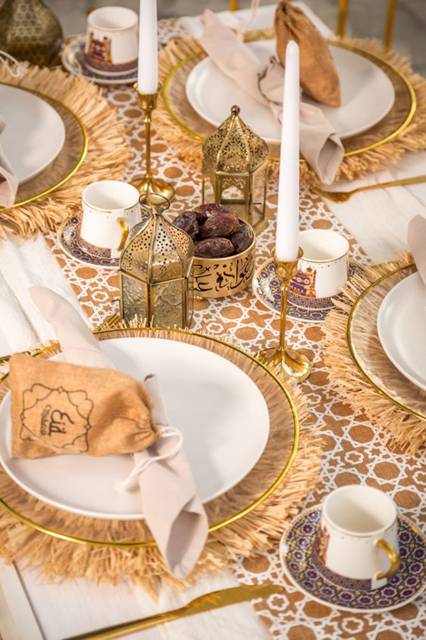 luxury-ramadan-and-eid-dining-space-with-gold-accents