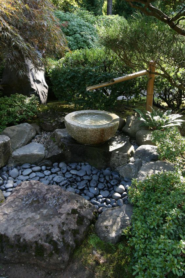 bamboo-and-stone-water-features-in-japanese-garden