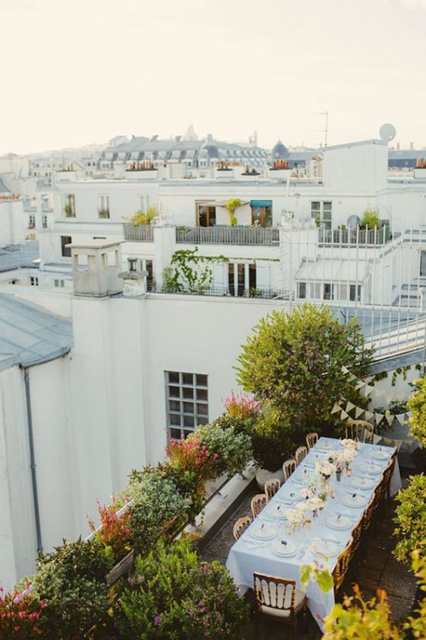 beautiful-rooftop-dining-area-with-urban-view