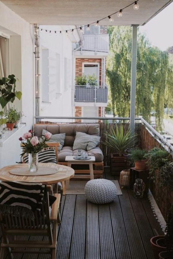 cozy-little-balcony-decking-ideas