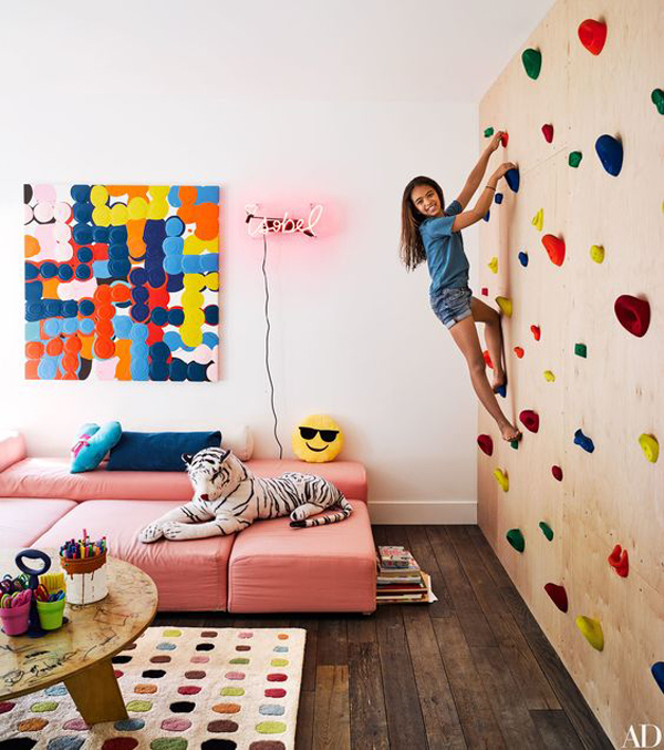 kid-friendly-living-room-with-rock-climbing-wall